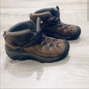Keen hiking boots